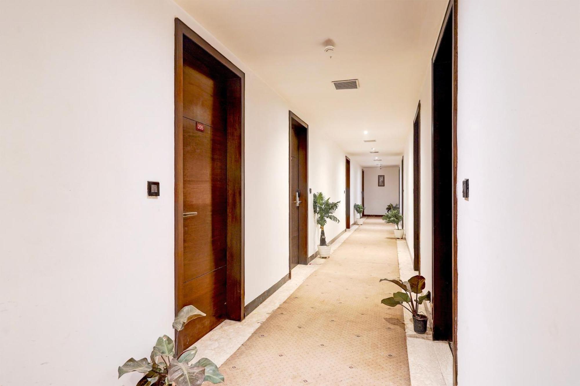 Townhouse Oak Agra Near Sultanganj Puliya Formerly Bb Grand Екстер'єр фото