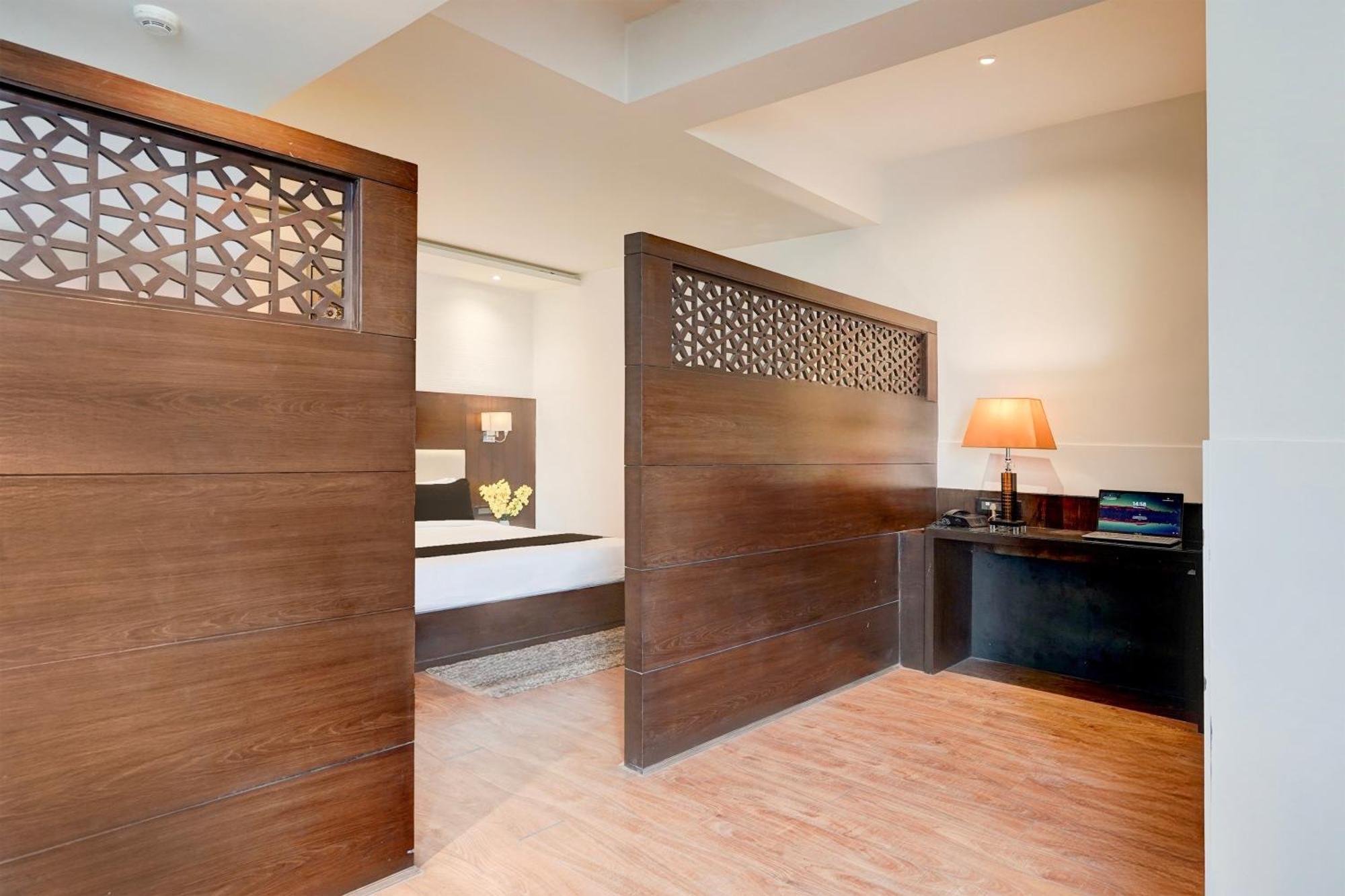Townhouse Oak Agra Near Sultanganj Puliya Formerly Bb Grand Екстер'єр фото